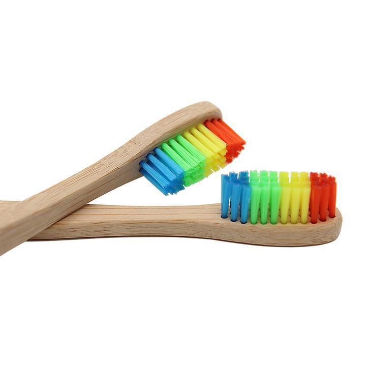 Toothbrushes [NIEUW] Tandenborstel met ingegraveerde tekst naar keuze