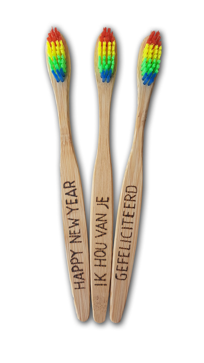 Toothbrushes [NIEUW] Tandenborstel met ingegraveerde tekst naar keuze